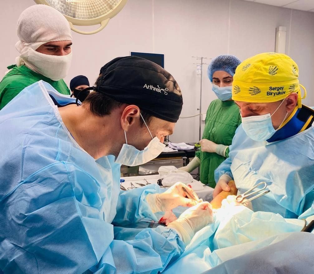 Специалист РНИМУ им. Н.И. Пирогова Минздрава России вместе с волгоградскими медиками восстановил функциональность руки пациента после тяжелой травмы