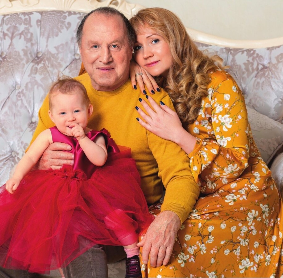 Владимир Стеклов и Ирина Дерягина с дочерью