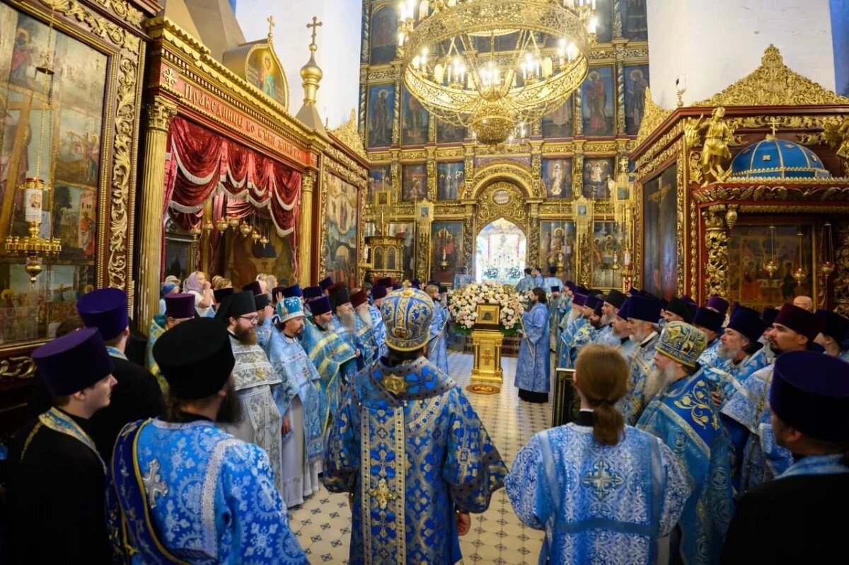    В Псковском кремле прошел Всероссийский молебен о Победе