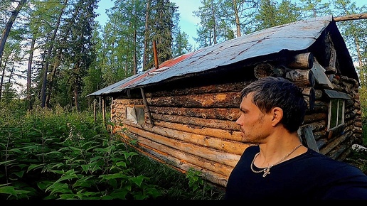 ЖИВУ В ИЗБЕ. СОБИРАЮ ЯГОДУ. ЛОВЛЮ КРУПНОГО ХАРИУСА. РЫБАЛКА ЧАСТЬ 2