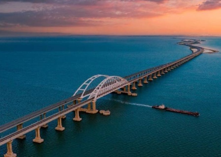    Американские ракеты «незначительно повредили» Крымский мост. Договорённости Белоусова и Остина не работают?