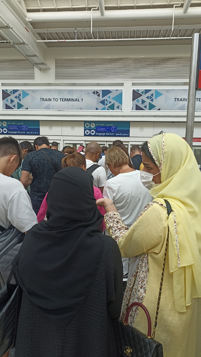 По прилёту шатл на выход в зону прилета