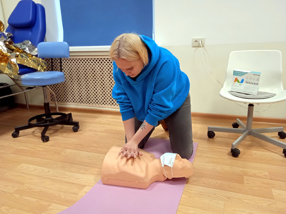 Канал скорее жив, чем.. А вы знали, что библиотекарей тоже учат оказывать первую помощь?