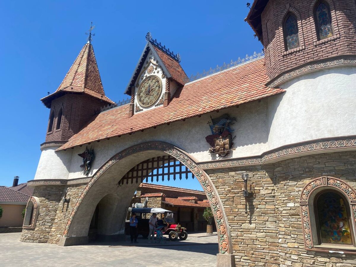 Вход в парк Лога