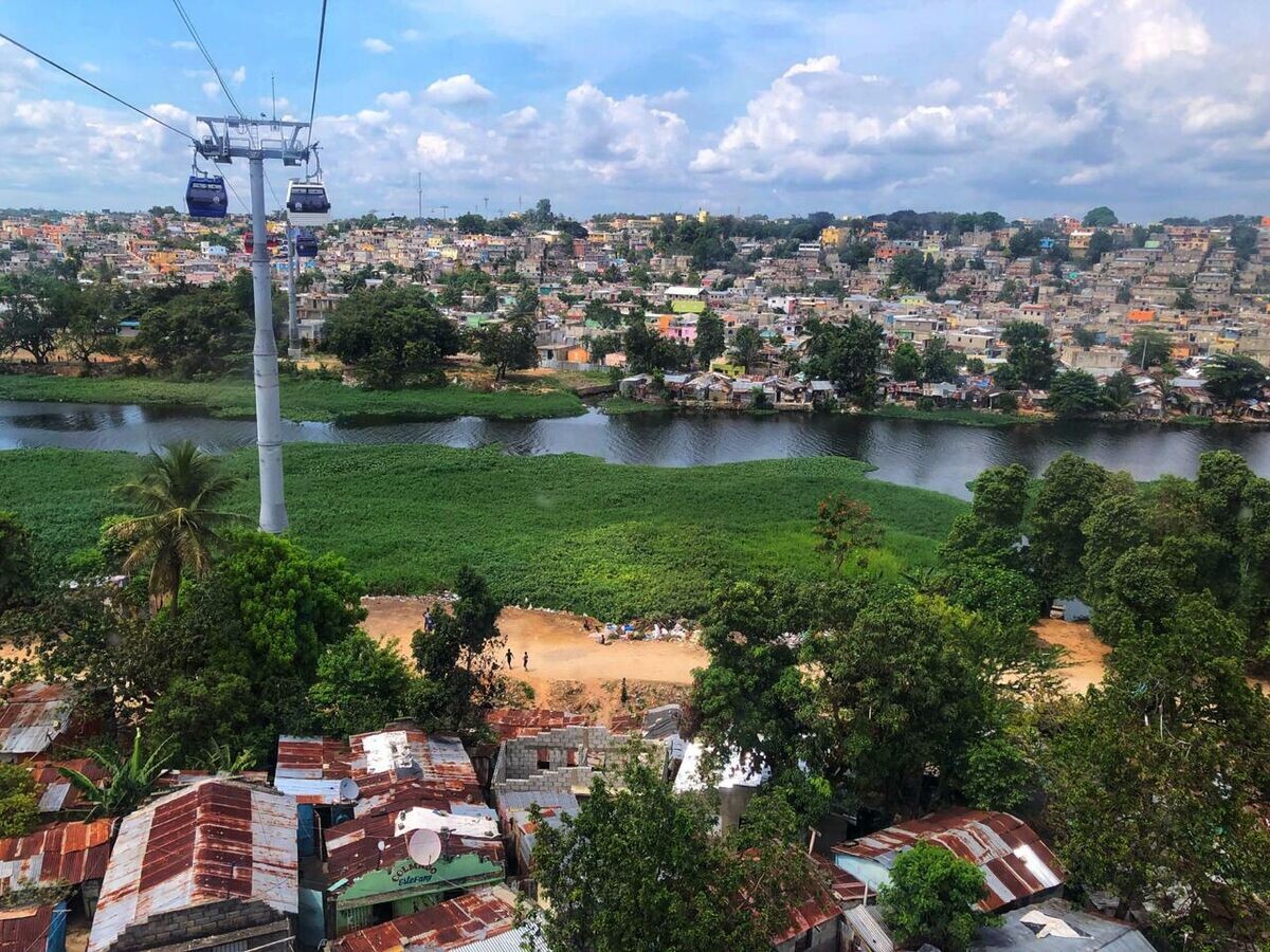    Санто-Доминго. Вид с фуникулера на бедные районы© РИА Новости / Мария Селиванова