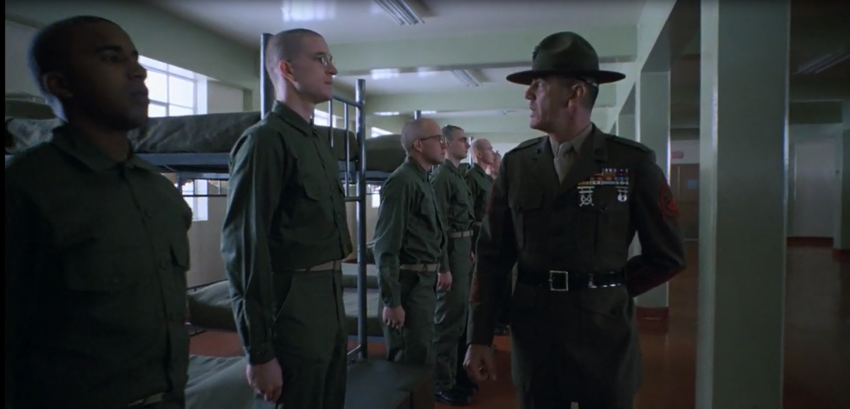 "Цельнометаллическая оболочка". Кадр из фильма