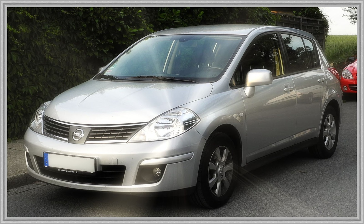 Nissan Tiida.