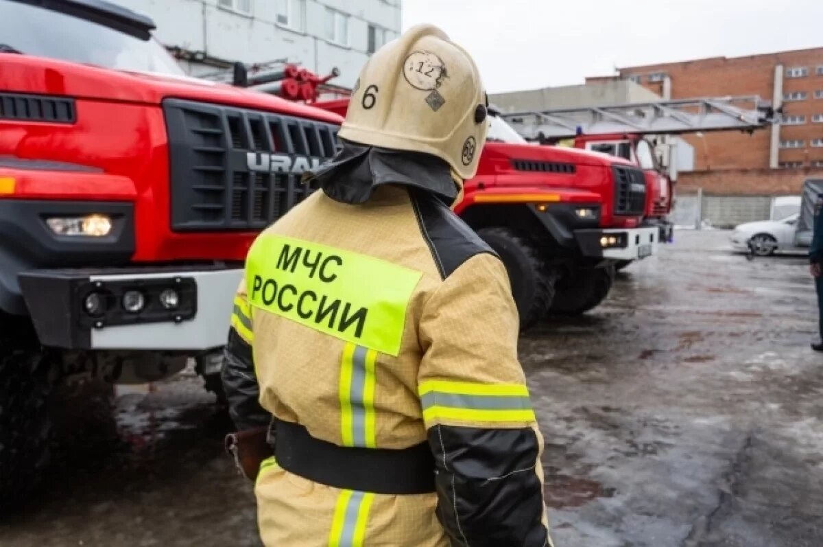    В Новосибирске на Римского-Корсакова утром загорелся жилой барак