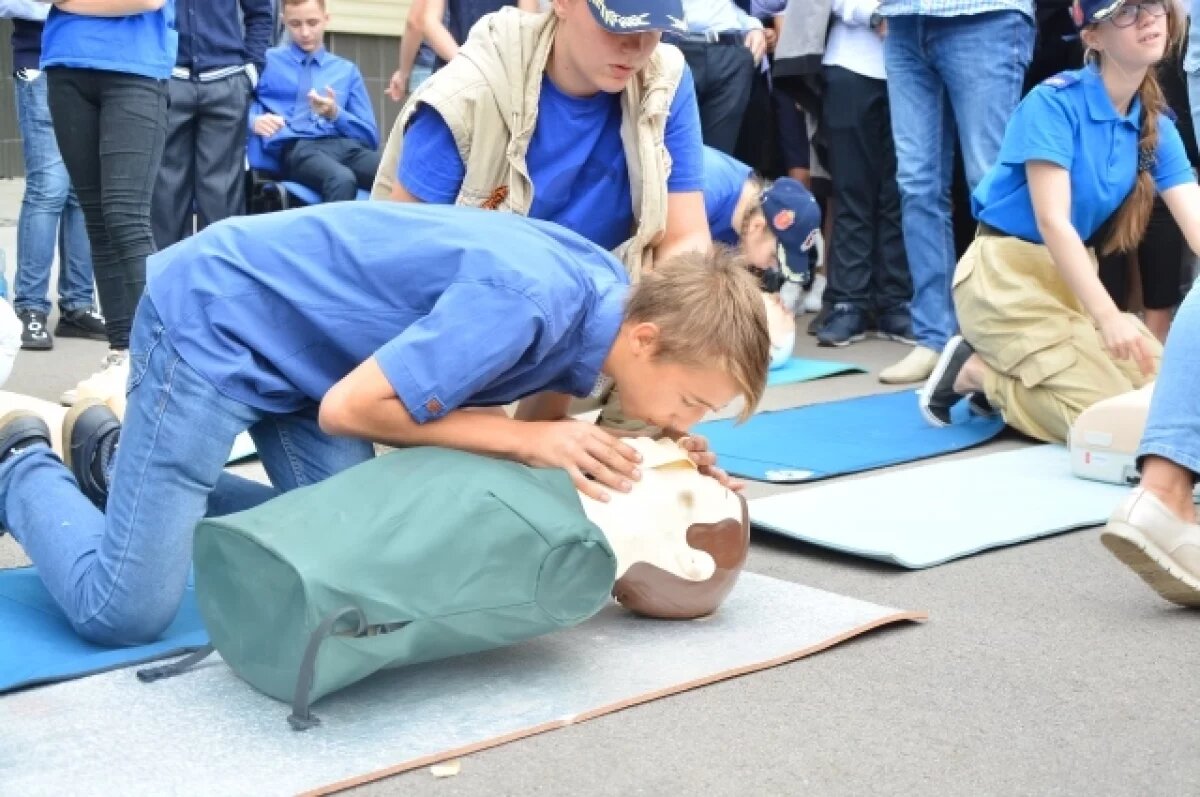    Тюменские студенты рассказали о первой доврачебной помощи на воде