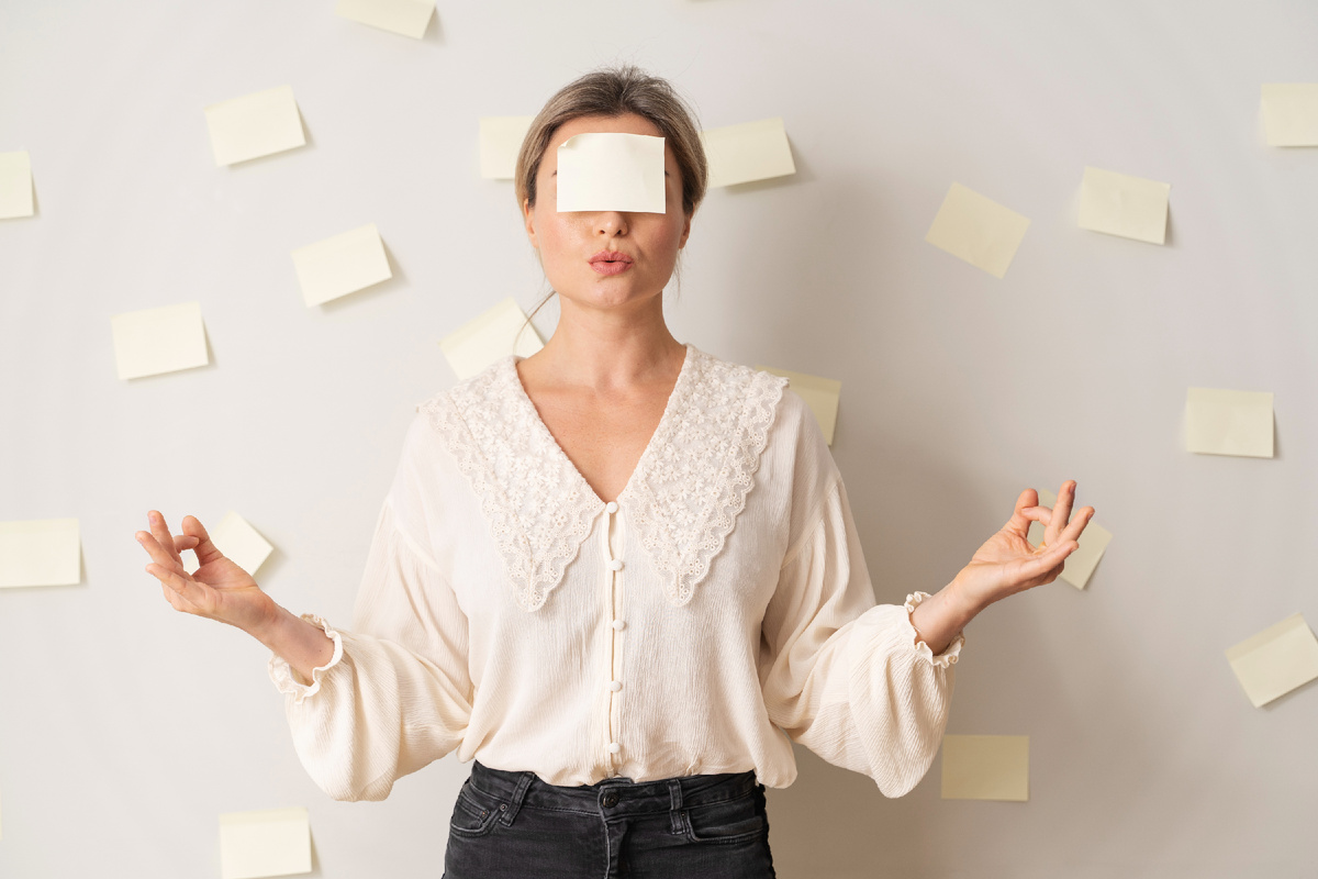 <a href="https://ru.freepik.com/free-photo/medium-shot-woman-meditation-pose_22633955.htm#fromView=image_search&page=1&position=0&uuid=882f9b1b-38cb-4c03-840d-d60fb9693516">Изображение от freepik</a>