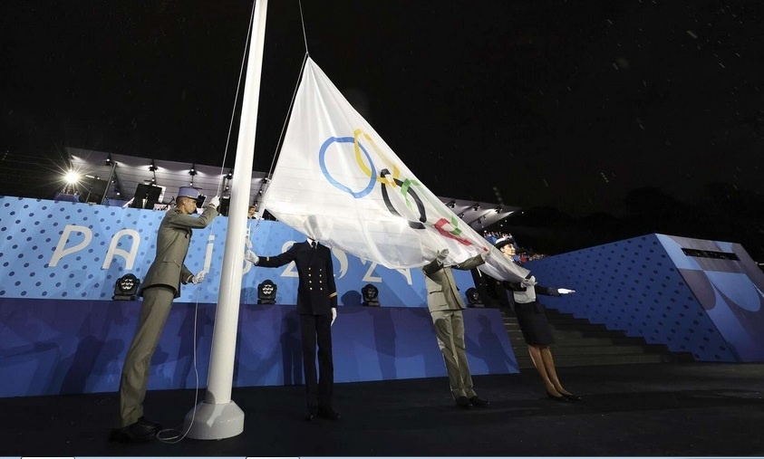 Перевёрнутый олимпийский флаг символизирует и констатирует упадок честного олимпизма!