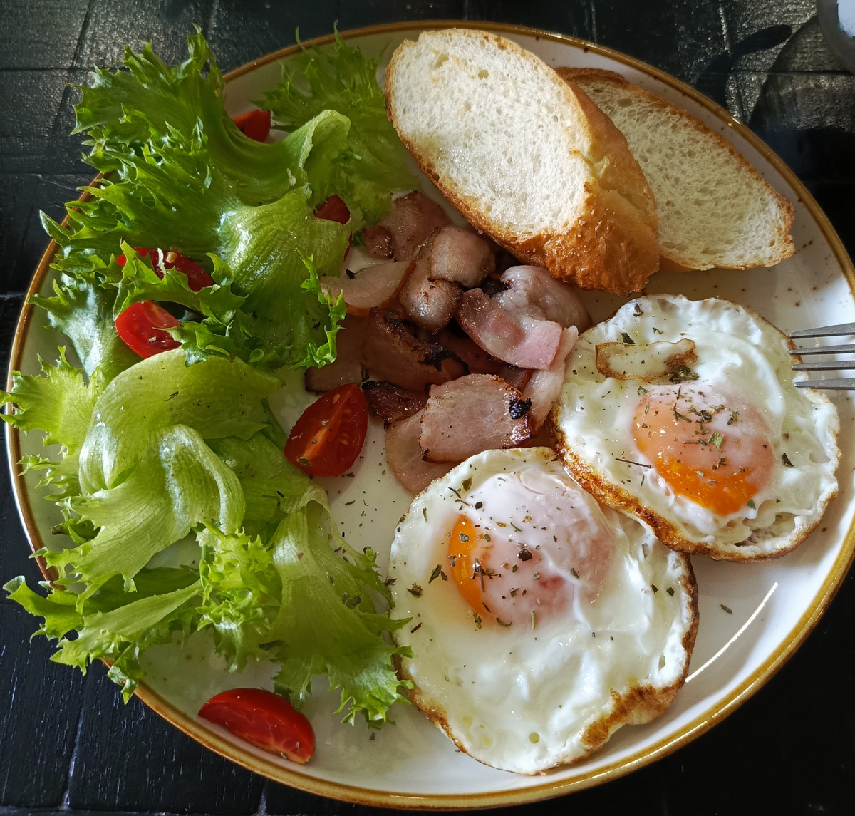 Мы с мужем ели яичницу 