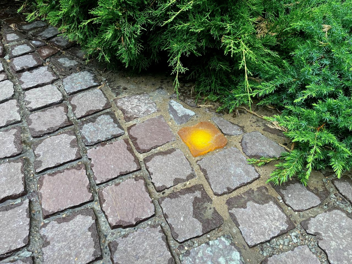 Светильник-брусчатка 