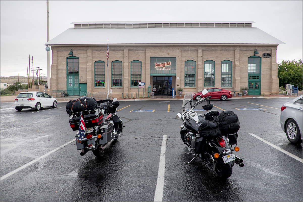 Добавила несколько фотографий из путешествия по США. Листайте картинки.