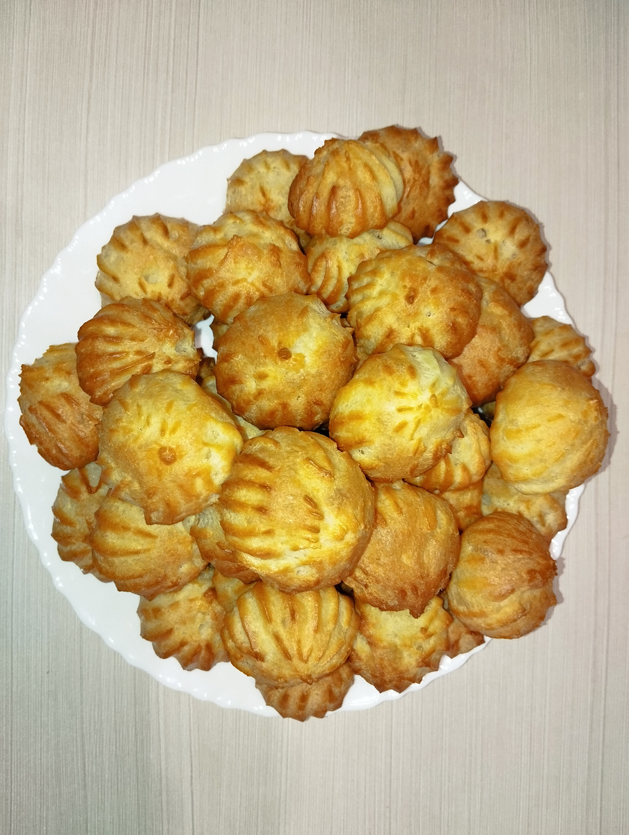 Профитроли с солёной рыбкой