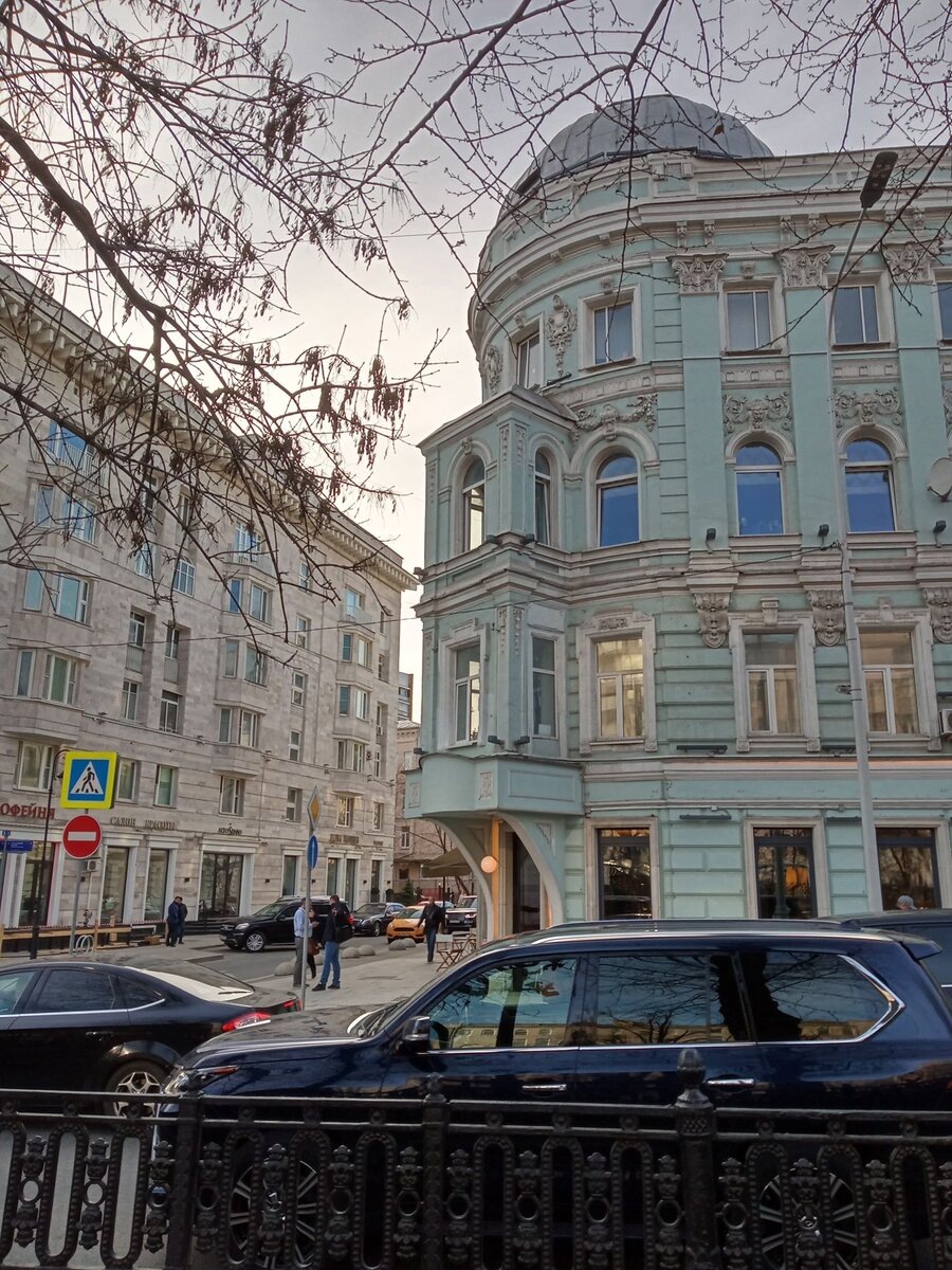 Поворот с Тверского бульвара на Малую Бронную. Фото из архива Московских историй.