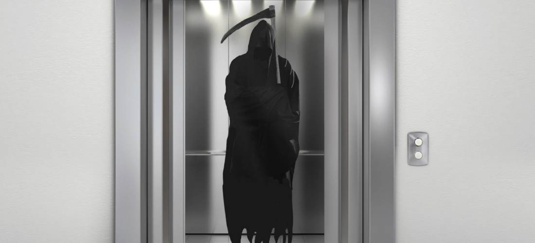 Источник - https://lift.kz/articles/lifty/pochemu-lift-schitaetsya-opasnym-mestom/