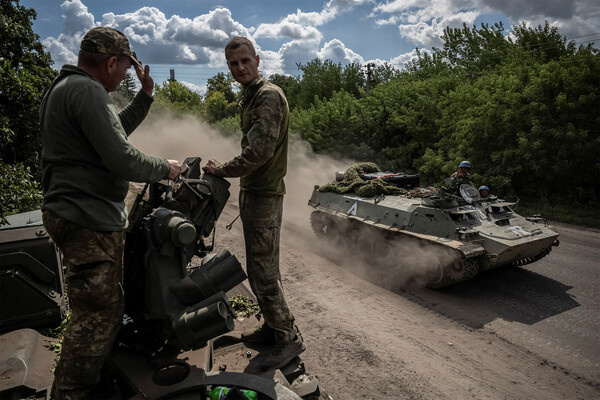 Украинские военнослужащие недалеко от границы с Россией в Сумской области, 2024 год / Viacheslav Ratynskyi/Reuters