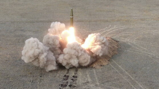    Российские военные уничтожили на аэродромах бомбардировщик Су-24 и 3 вертолета Воздушных сил Украины Ирина Петрова