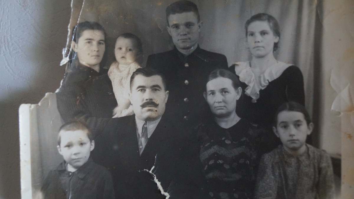 Март 1956 год. Родитиели в гостях у дедушки Саши и бабушки Дуси