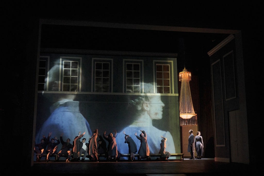    Спектакль «Евгений Онегин», реж. Мурат Абулкатинов. Фото: сайт Красноярского ТЮЗа ktyz.ru