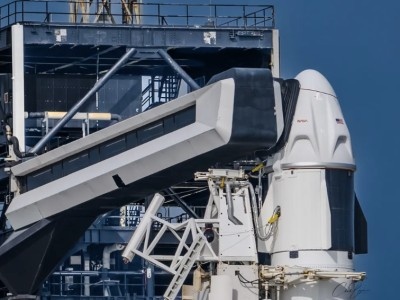    SpaceX совершит первый пилотируемый полёт к полюсам Земли