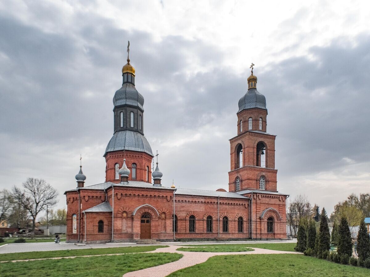    Свято-Георгиевский храм Украинской православной церкви в городе ХмельницкийCC BY-SA 4.0 / Posterrr /