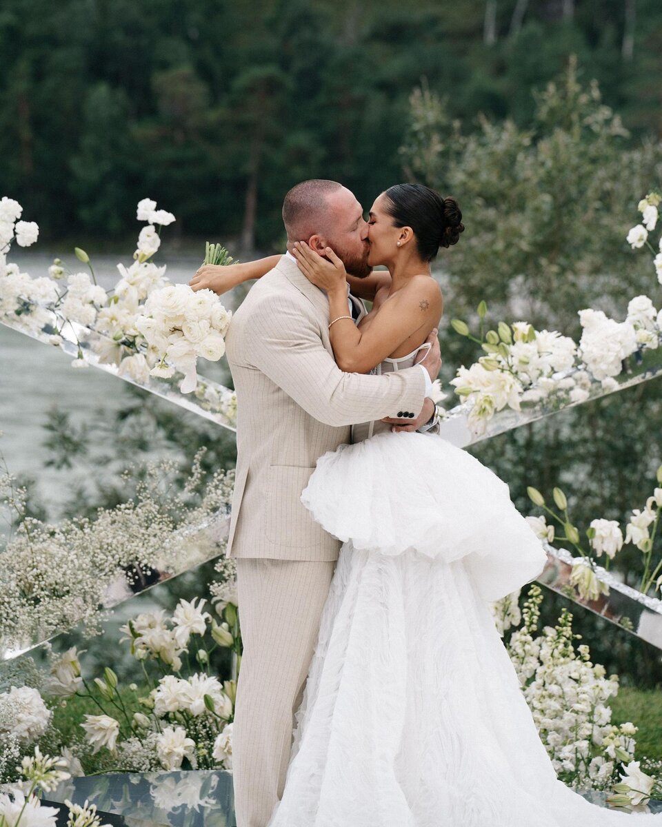    Никита Серов с супругой. Фото: Инстаграм* @serovski