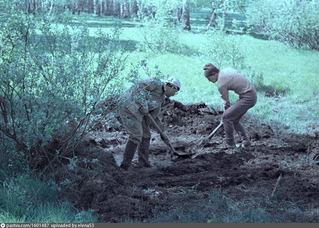 Раскопки останков Царской Семьи в окрестностях Екатеринбурга. 1979 год