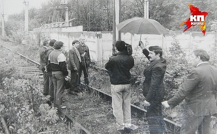 На следственном эксперименте маньяк всегда был на поводке. Фото: ПОТЕРЯ Ирина 