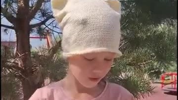 Вязаные шапочка и митннки #knitting