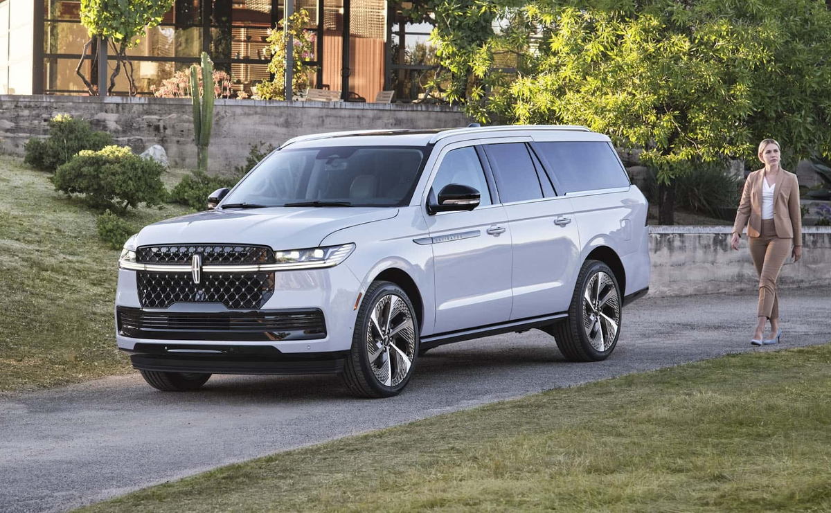 Lincoln Navigator 2025 года 