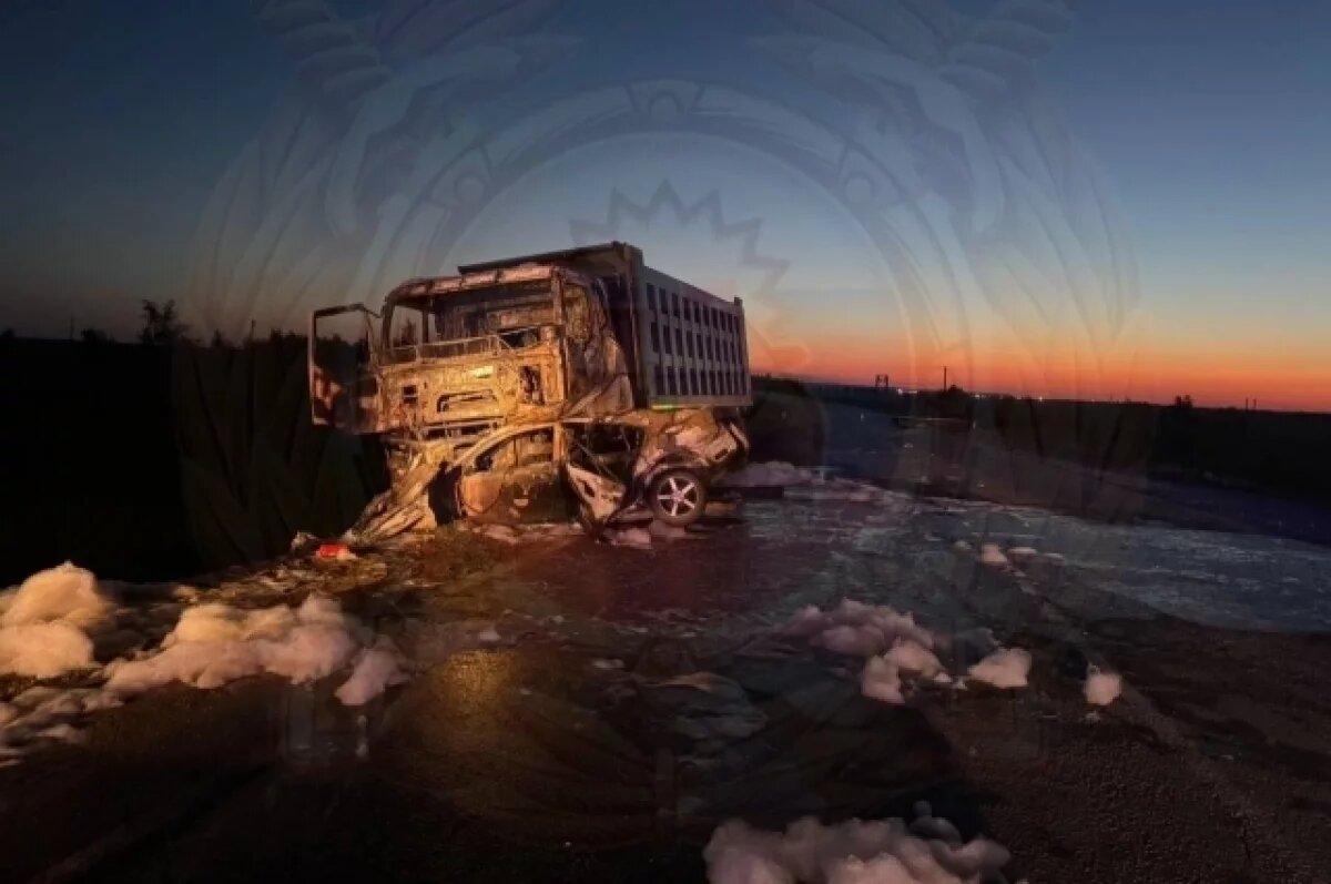    Личность погибшего в ДТП с большегрузом водителя устанавливают в Якутии