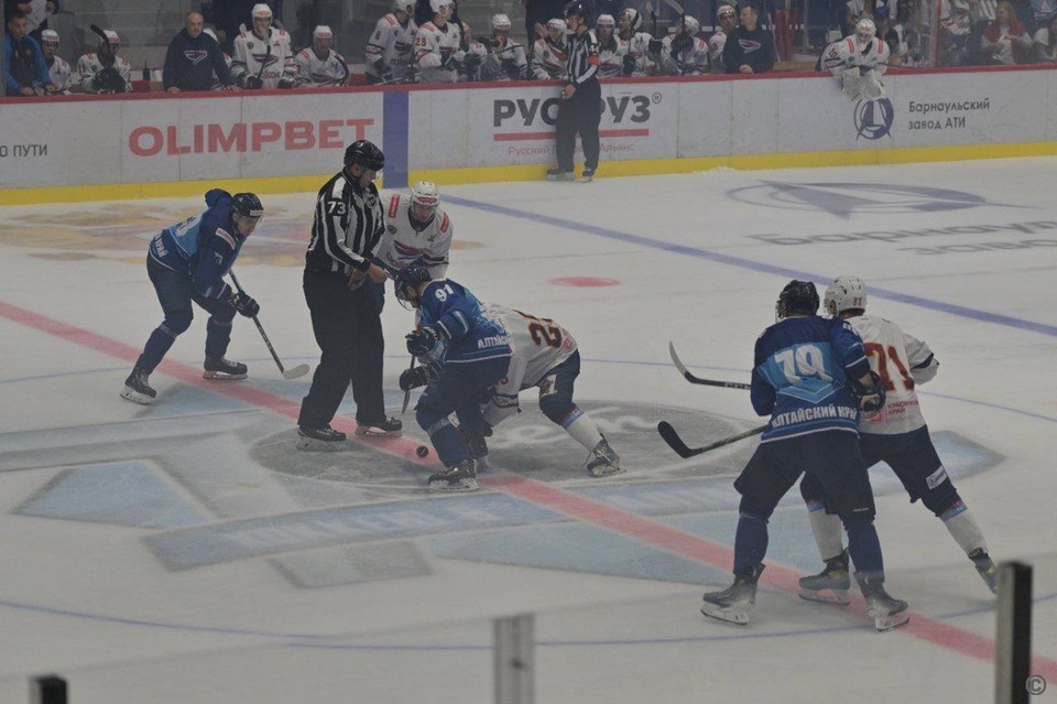    Хоккей пресс-службы администрации Барнаула