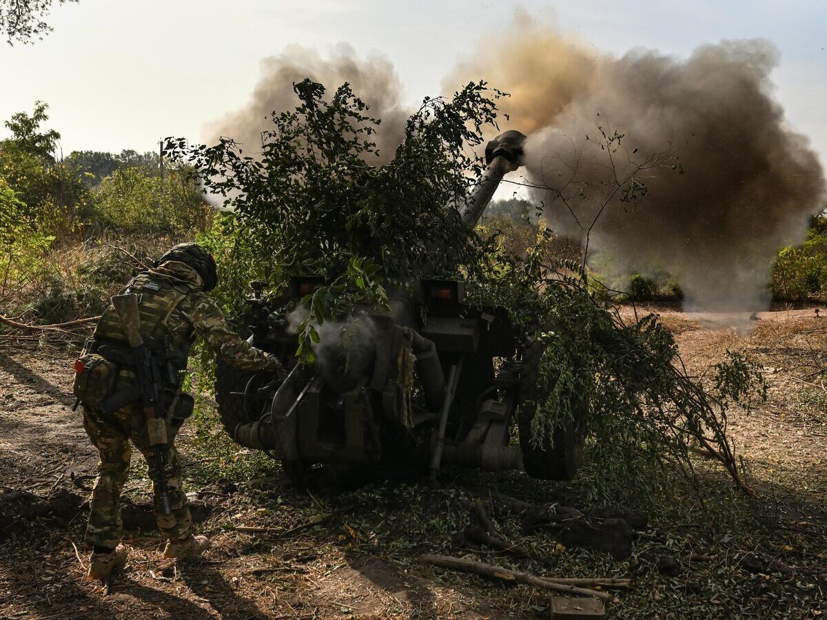    Боевая работа расчетов буксируемых гаубиц Д-30 ЦВО в зоне проведения СВО© РИА Новости / Станислав Красильников