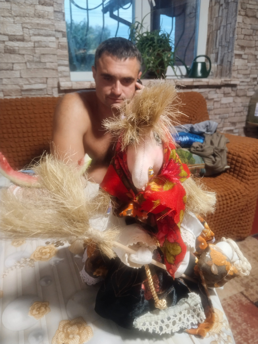 Ой друзья, у меня была очень сложная напряжённая неделя, начиная со среды. Мне надо было быть в городе 4 дня, решить кое какие вопросы.