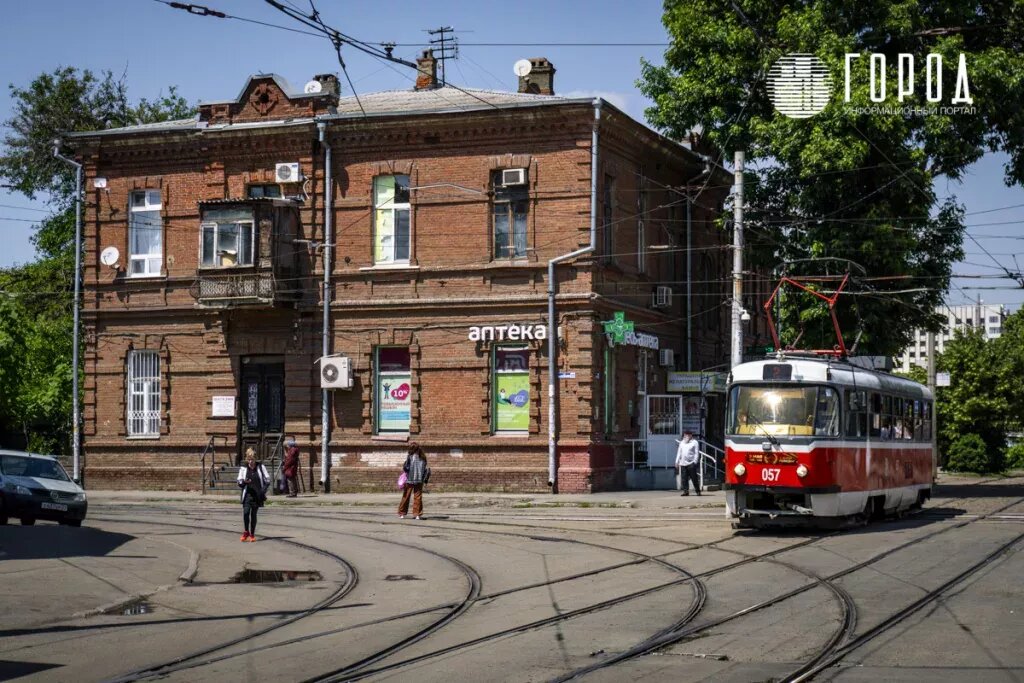 Трамвай в историческом центре Краснодара