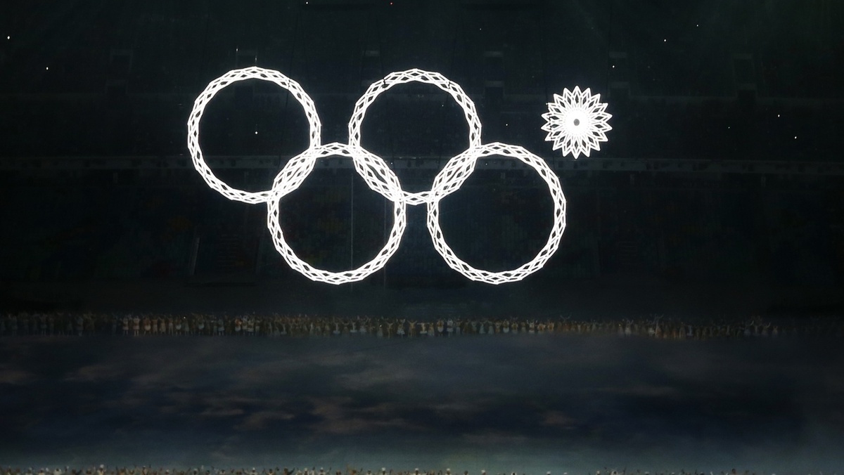 Изображение с нераскрывшимся кольцом мгновенно разлетелось по всему миру...