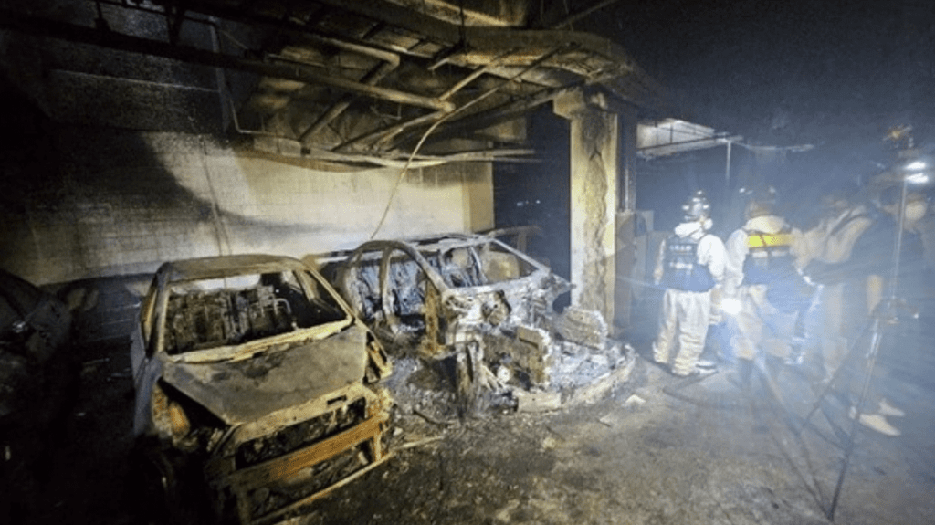    по вине Mercedes-Benz EQE на подземной парковке также сгорело или было повреждено около 140 автомобилей.