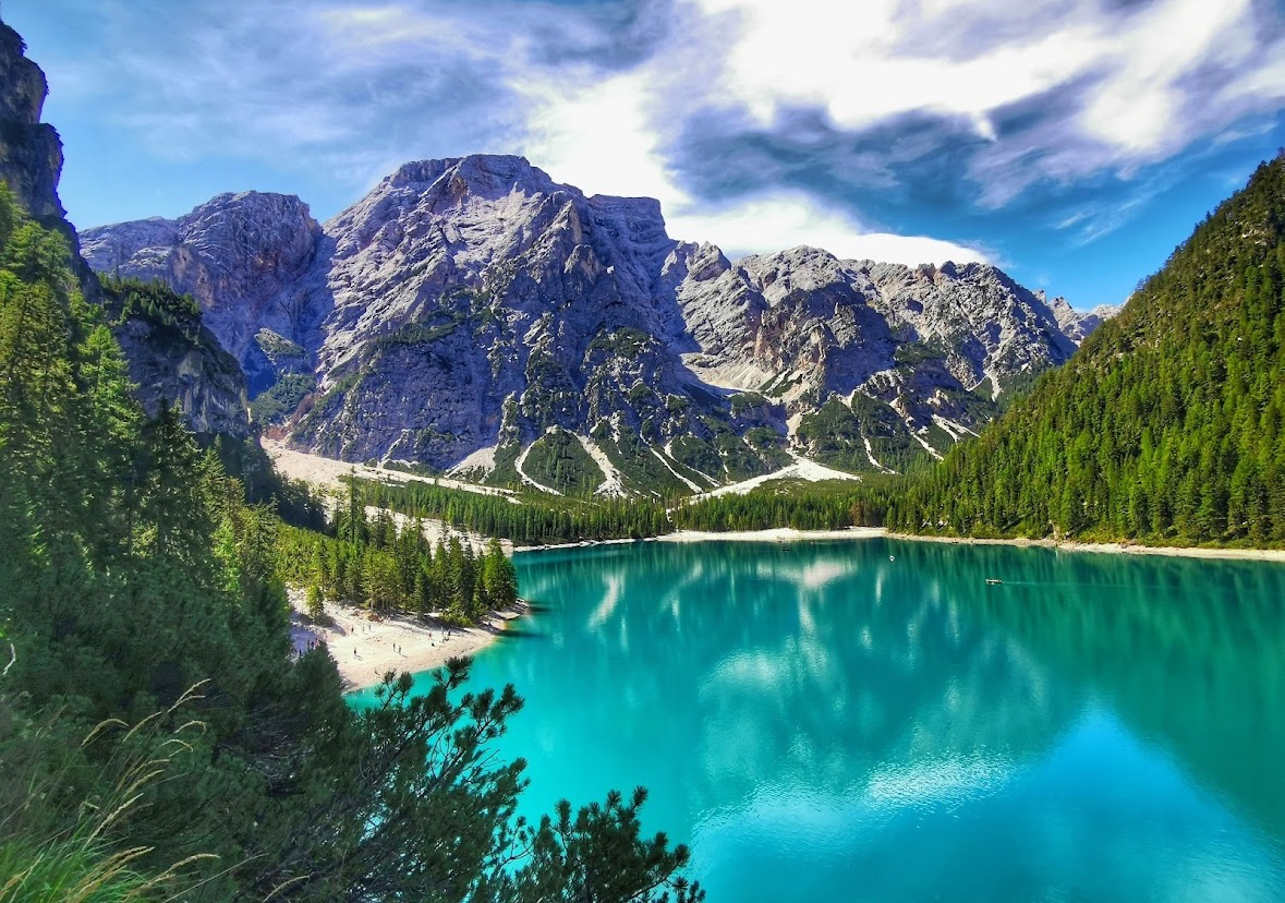 Lago di Braies летом