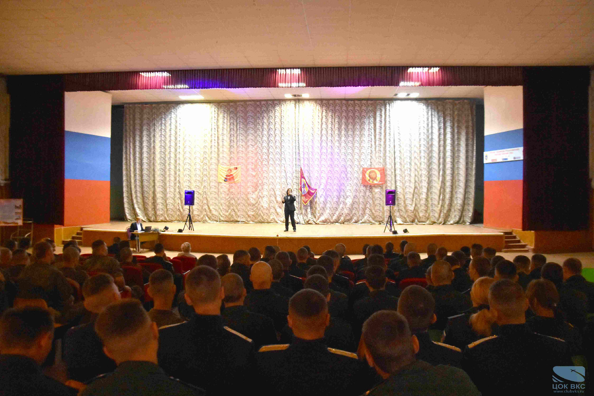 17.08.2024 г. Творческая группа Центрального офицерского клуба Воздушно-космических сил выступила с концертом для военнослужащих и гражданского персонала воинской части ВКС в Подмосковье.-2