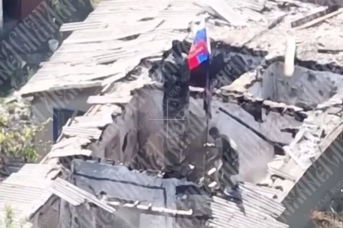    Флаг России подняли над Заветным в Донецкой Народной Республике