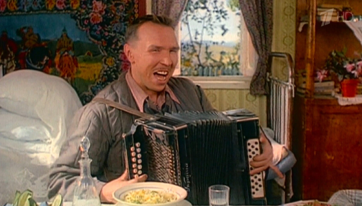 Гарик Сукачев в новогоднем проекте 1995/96 "Старые песни о главном", скриншот взят из доступных источников