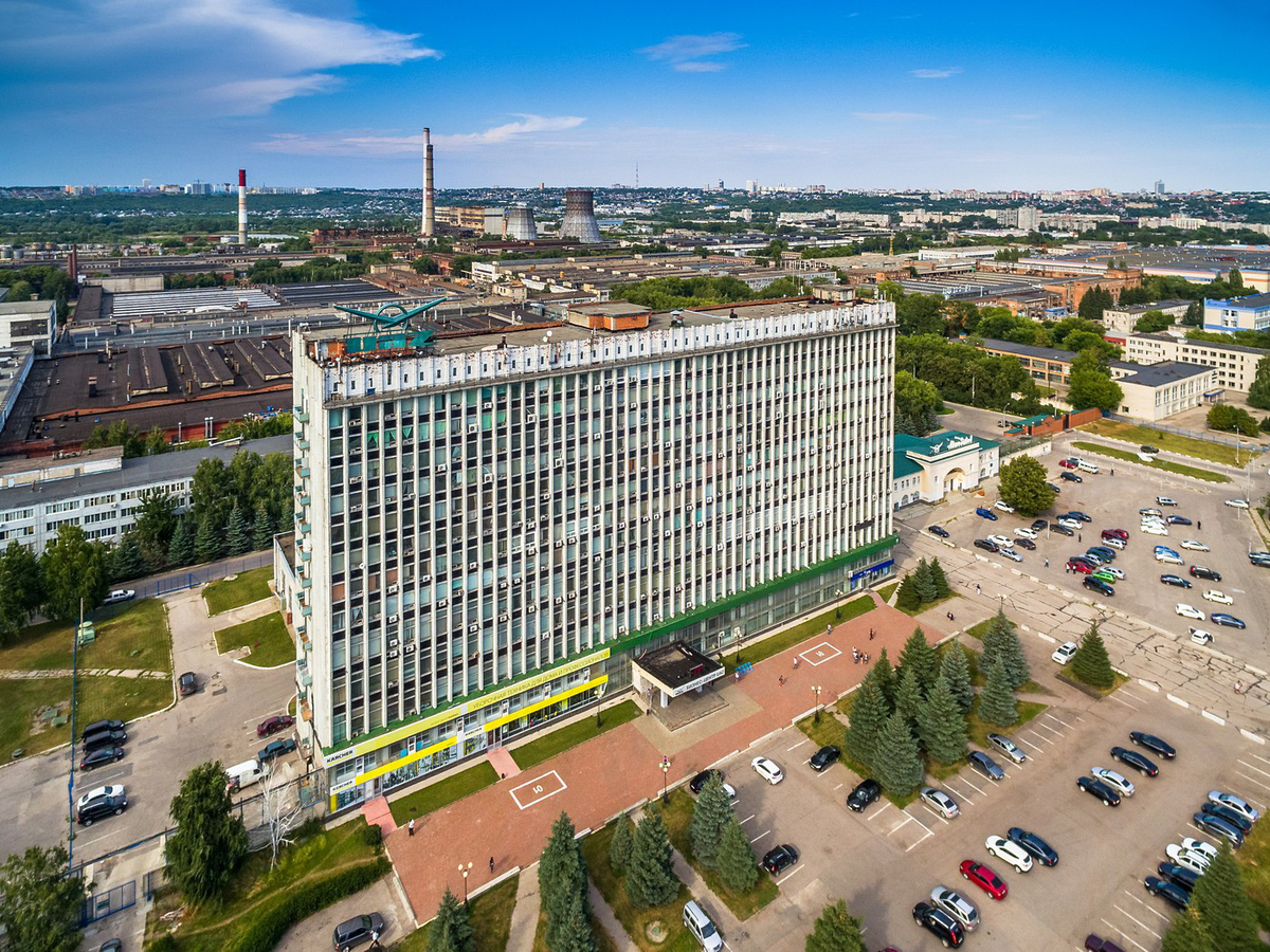 УАЗ — крупнейший в СССР и один из крупнейших в мире производитель автомобилей повышенной проходимости.