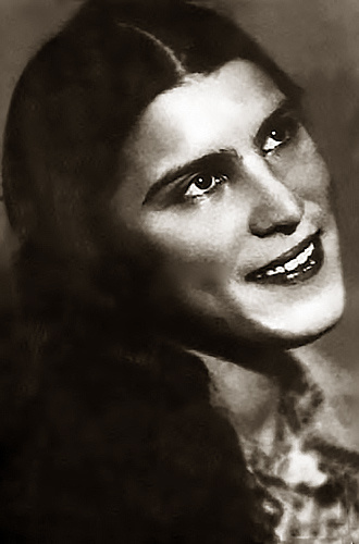 Галина Адольфовна Келем. 1941 год.  /фото переснято и реставрировано мной, изображение взято из архива/