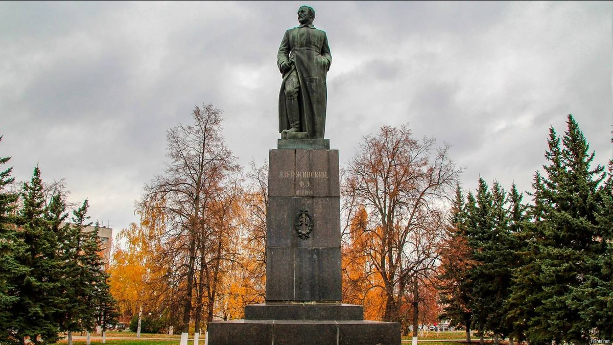 Дзержинский в Дзержинске (Россия, Нижегородская область).