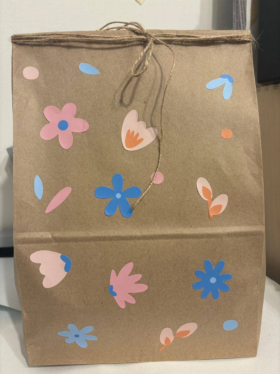 Фото автора. Упаковка подарка за три минуты плюс идея для статьи )))