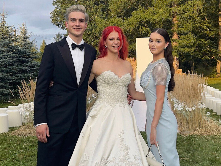     Макар Игнатов, Александра Трусова и Анна Щербакова / Фото: © Соцсети Анны Щербаковой