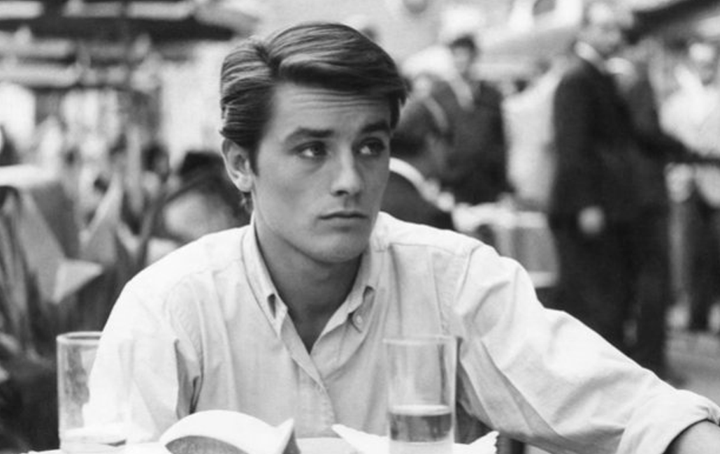 От трудного детства до мировой славы: путь Алена Делона