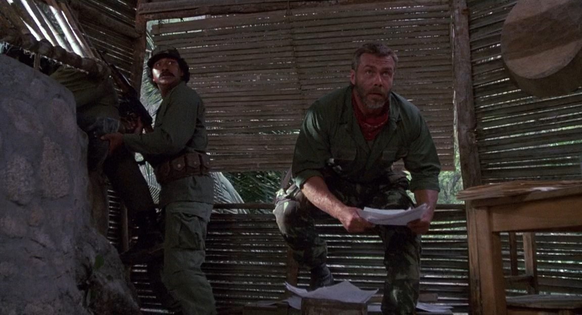 Корешки из зала Арни часто аккомпанировали ему на съёмках. В «Хищнике» отметились Свен Оле-Торсен в роли русского офицера, и Франко Коломбо (сыграл медика на вертолёте в финале, сцена с его участием осталась в монтажной.